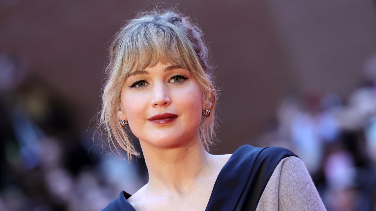 Jennifer Lawrence Trump'a Karşı Konuşmayı Soruyor