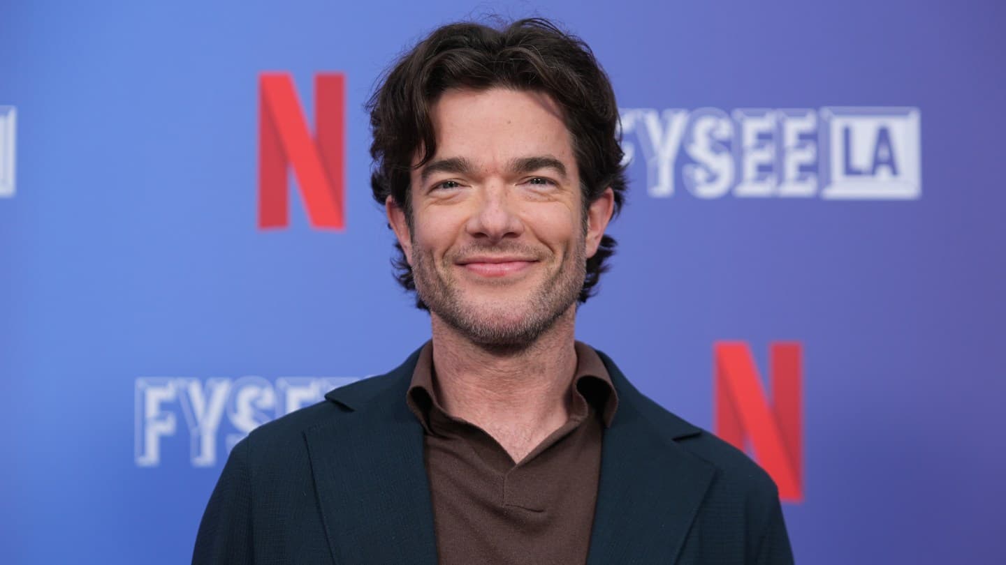John Mulaney Yüksek Mahkemesi TV Programı Çalışmalarında