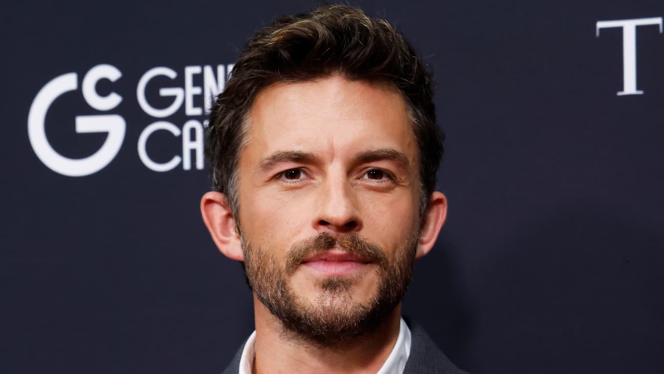 Jonathan Bailey 2025 Yılının Yaşayan En Seksi Erkeği Seçildi