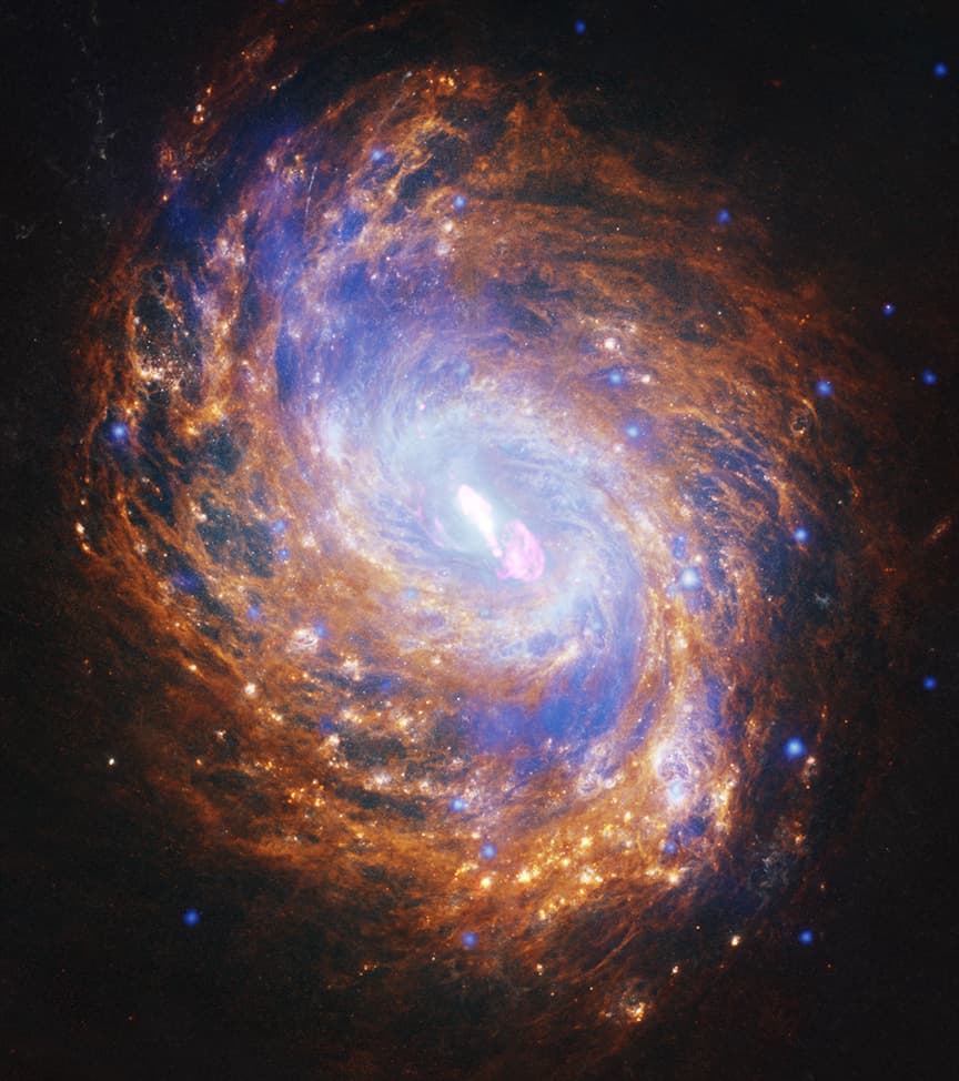 NASA Teleskopları Sarmal Galaksiyi Görüntülüyor