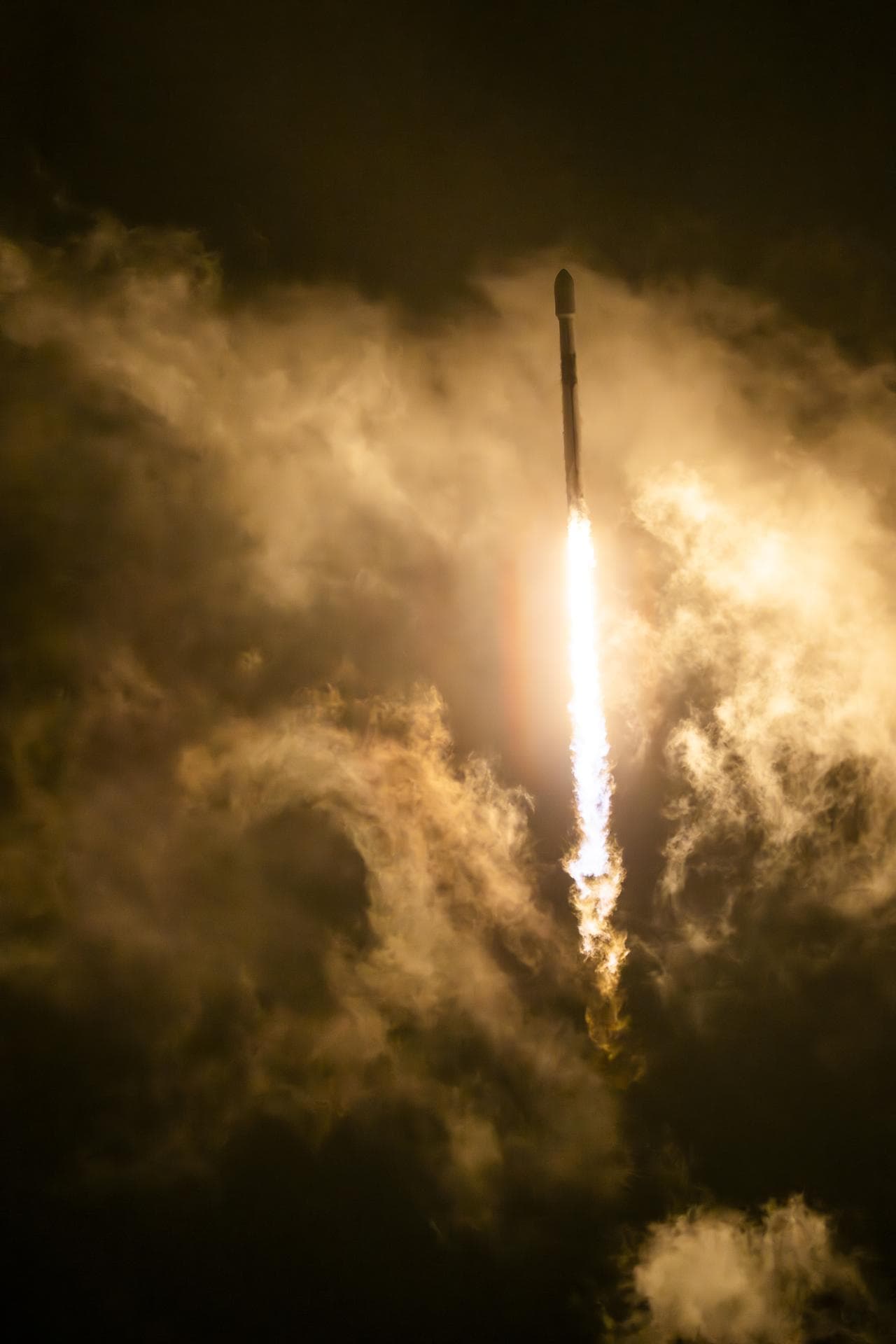 NASA ve SpaceX Dünya Okyanuslarını İzlemek İçin ABD-Avrupa Uydusunu Fırlattı