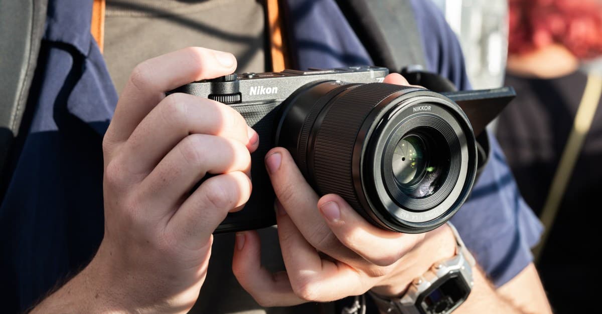 Nikon ZR şaşırtıcı derecede gerçek bir RED fotoğraf makinesine yaklaşıyor (çok daha az parayla)