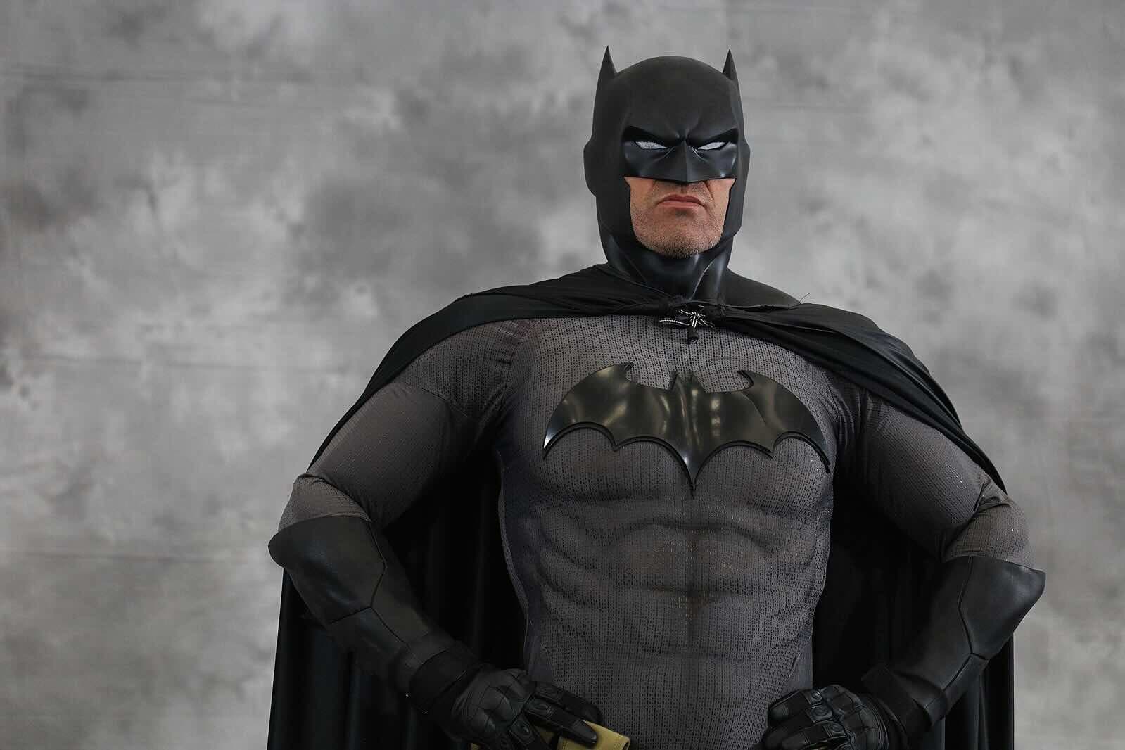 Psikologlar Sadece Batman'i Görmenin Olumlu Sosyal Davranışları Yönlendirmek İçin Yeterli Olduğunu Bildiriyor
