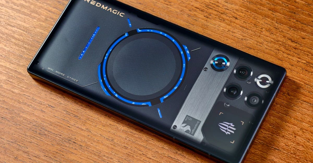 Redmagic'in sıvı soğutmalı oyun telefonu 749 dolardan başlıyor