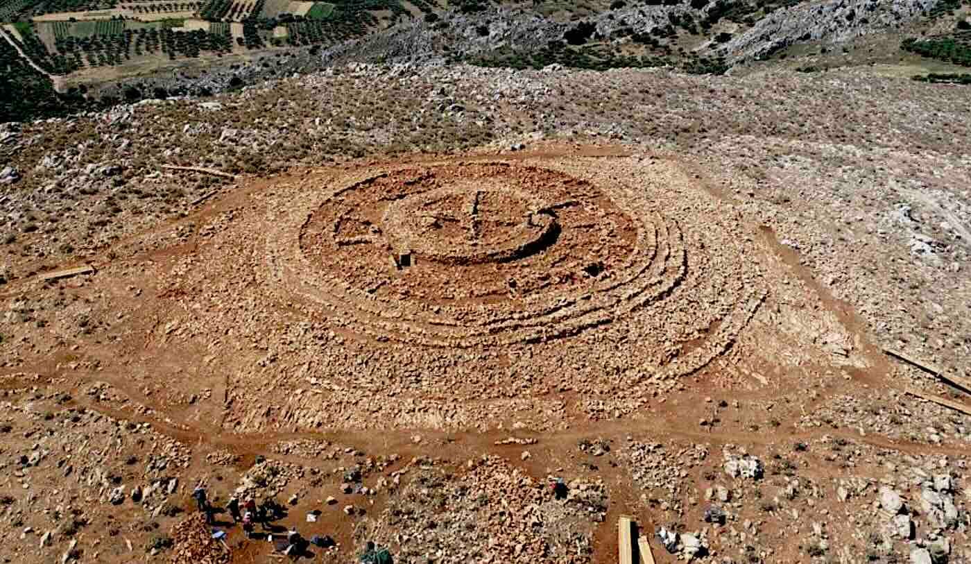 Yüzyılın “En Önemli Arkeolojik Buluntularından Biri” Olarak Değerlendirilen 4000 Yıllık Labirent Keşfi, “Labirent Efsanesi”ne Yeni Bir Hayat Getiriyor