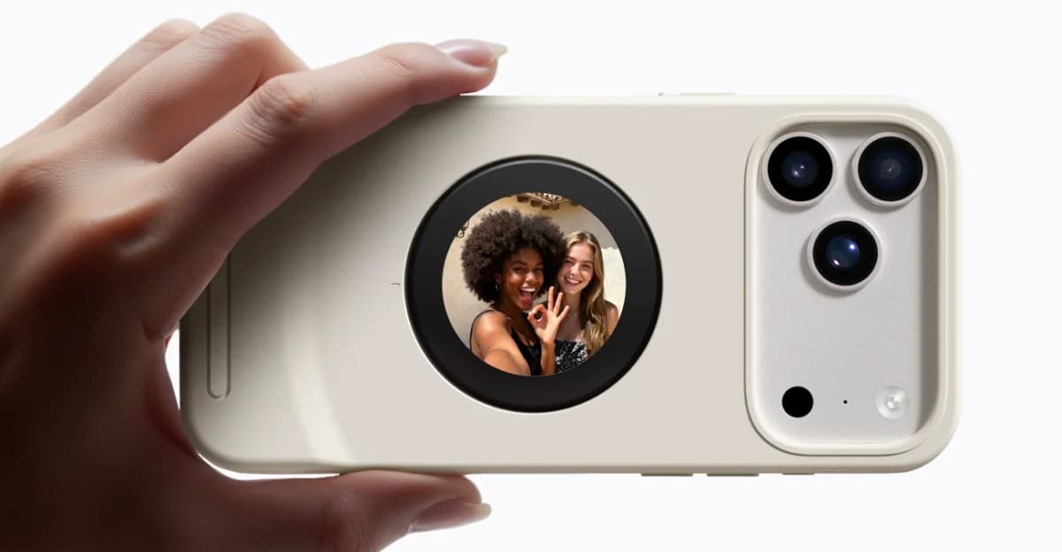 Bu iPhone kılıfının ikinci ekranını kullanarak arka kamera selfie'leri çekin.