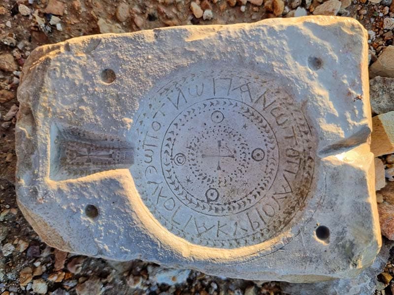 Judean Çölü'nde Ortaya Çıkarılan 1400 Yıllık Eserler, Hıristiyan Hacının Eski Bir Endüstrisini Ortaya Çıkarıyor
