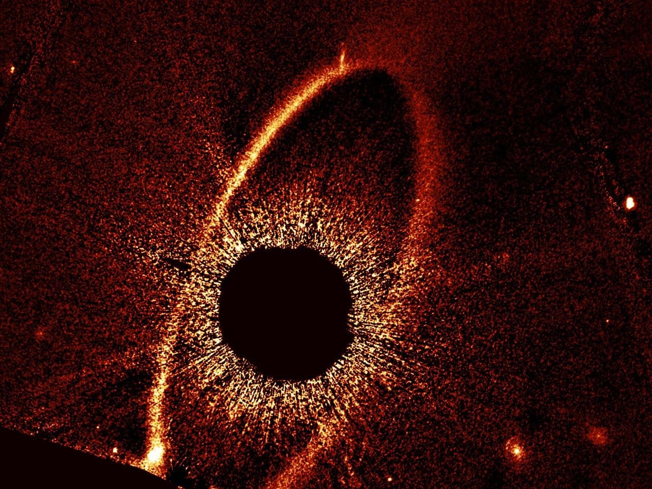 NASA'nın Hubble İlk Kez Yakındaki Yıldıza Çarpışan Asteroitleri Gördü