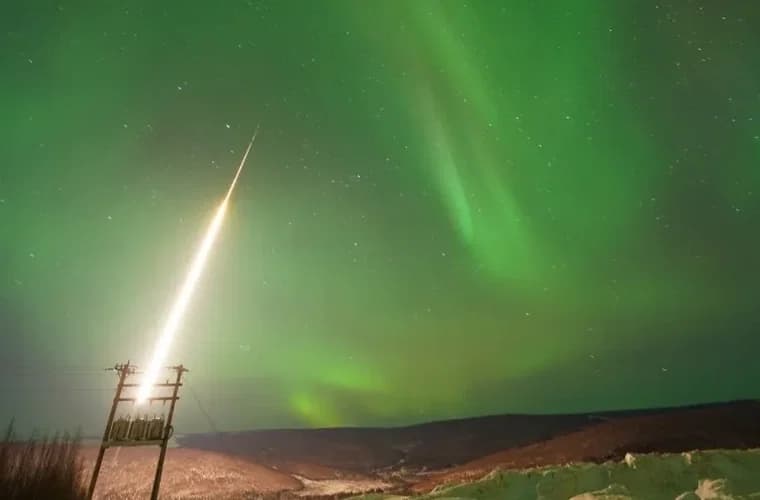 NASA, Kuzey Işıklarını "CT Taraması" ve Gizli Aurora Akımlarını Haritalamak İçin İkiz Roketleri Ateşledi
