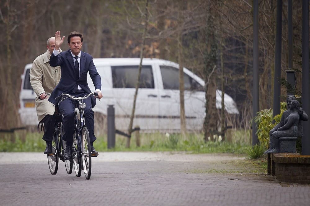 NATO Şefi Mark Rutte, Trump'la Başa Çıkma Konusunda Tamamen Kayboldu