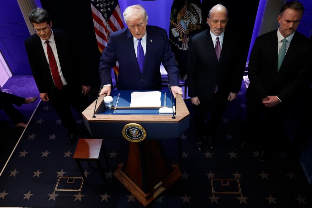 Trump, Ticaret Savaşını Sürdürmek İçin Yeni Tarife Yetkililerini Takip Ediyor