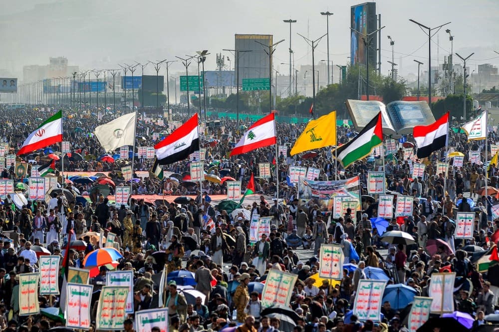 İran'ın Lübnan, Irak ve Yemen'deki vekilleri şimdilik kendi başının çaresine bakıyor