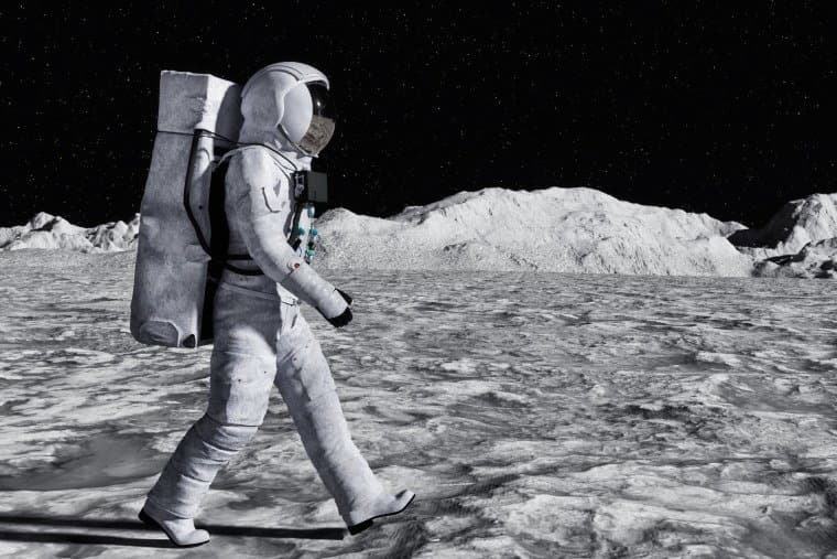 “Astronomideki En Önemli Zorluklardan Biri”: Bilim Adamları Ay'daki Suyun Destansı, Şiddetli, Milyarlarca Yıllık Hikayesini Ortaya Çıkardı