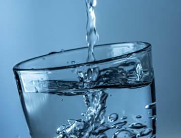 Güneş Enerjili Yeni Bir Cihaz, Güneş Işığı ve Gıda Boyasını Kullanarak Milyonlara Temiz İçme Suyu Sağlayabilir