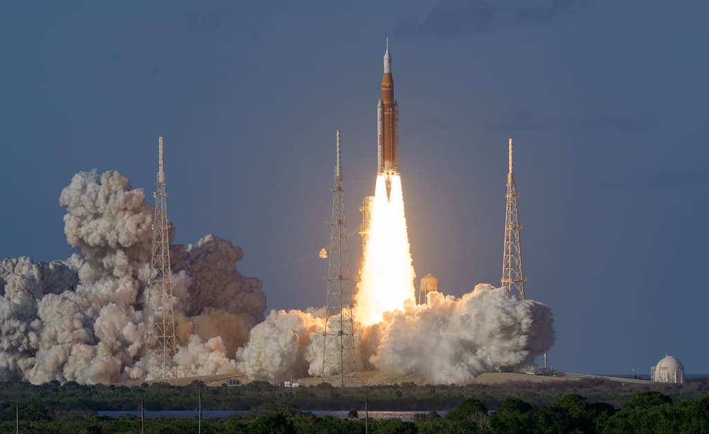 Kalkış! NASA, Tarihi Artemis Ay Görevine Astronotları Başlattı