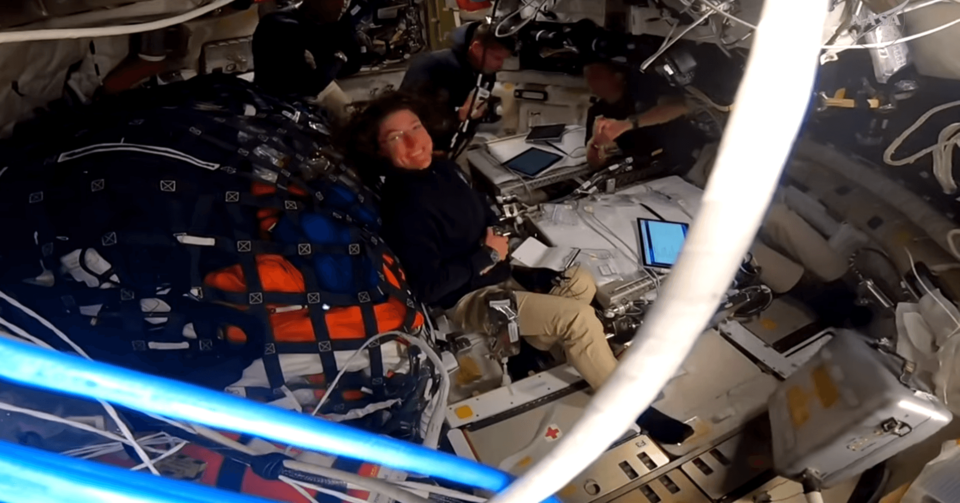 NASA'nın Artemis II Mürettebatı, İnsanlı En Uzak Uzay Uçuşu Rekorunu Tuttu