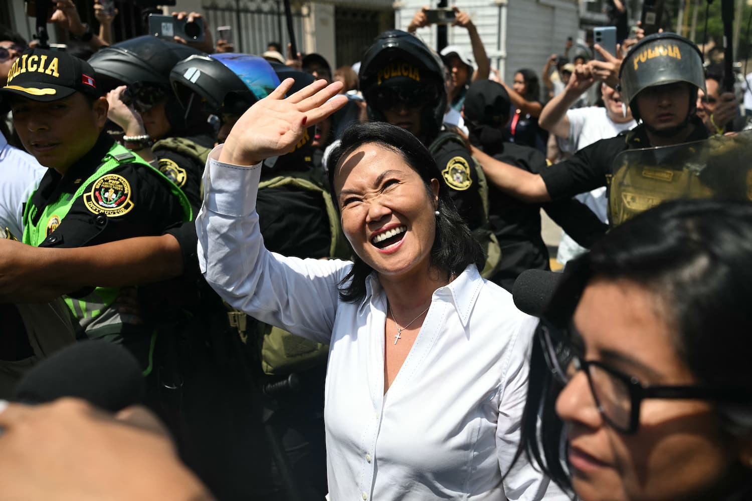 Sánchez ve López Aliaga Fujimori'ye karşı ikinci tur için yarışıyor