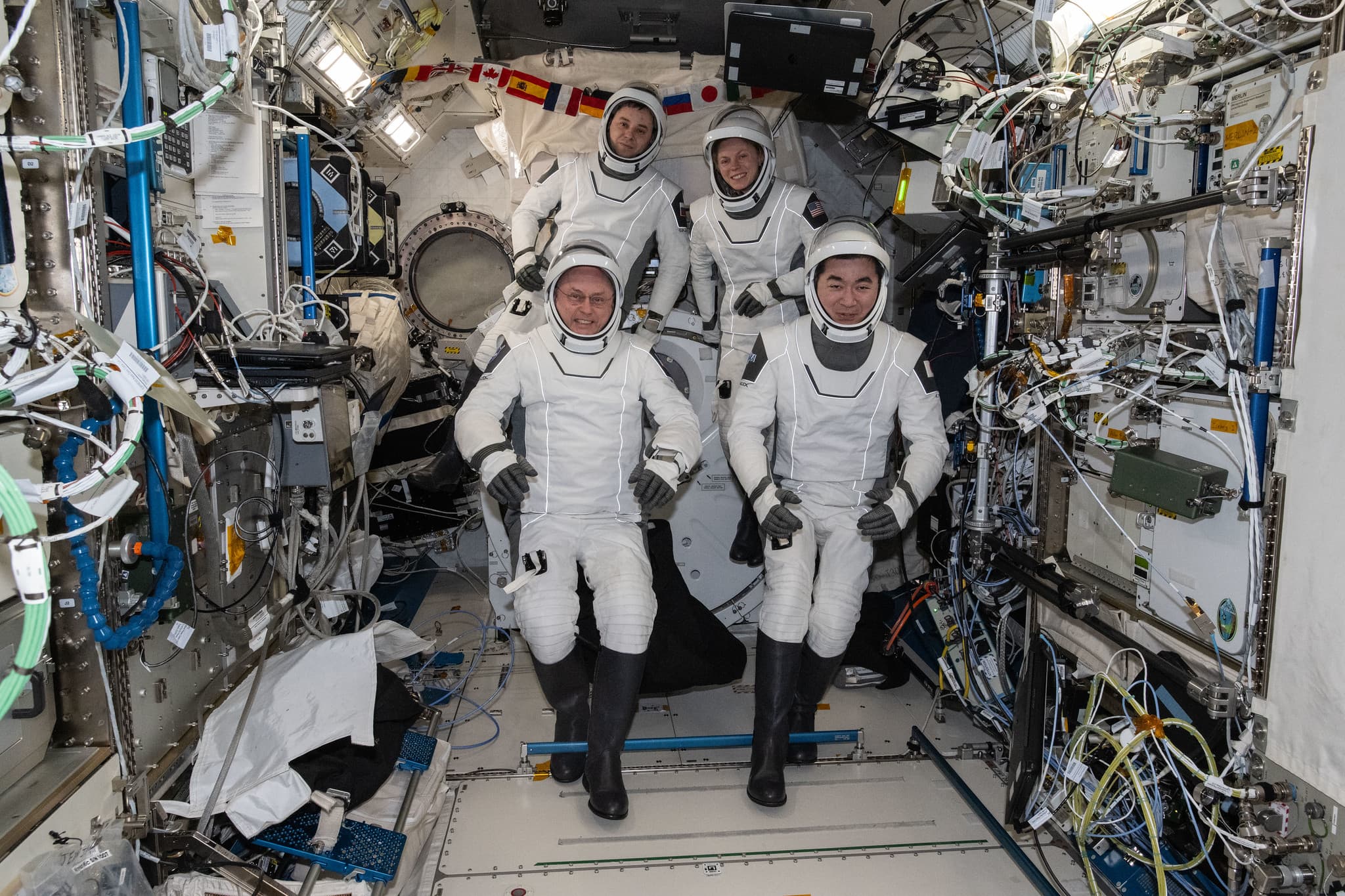NASA, Genel Merkezde Halka Açık Etkinlik İçin SpaceX Mürettebat-11 Astronotlarını Ağırladı