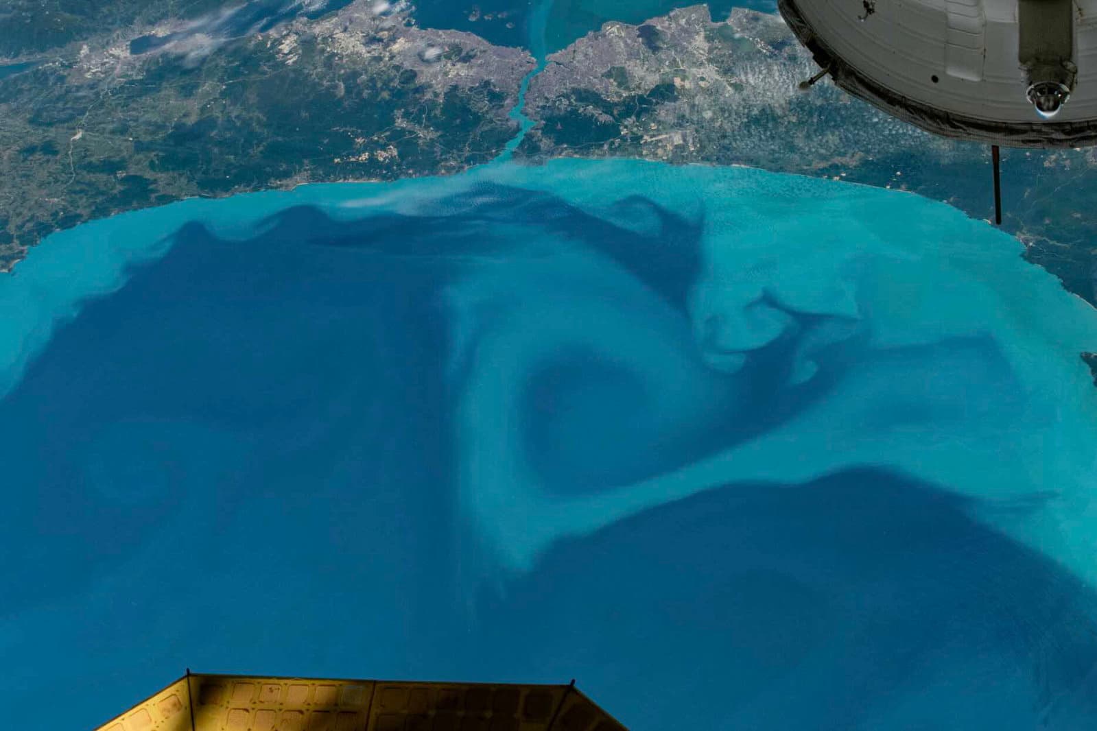 Karadeniz'deki Yeşil Girdaplarda Bir Şey Kaynıyor ve Bu NASA Görüntüleri Bu Olayı Yörüngeden Yakaladı