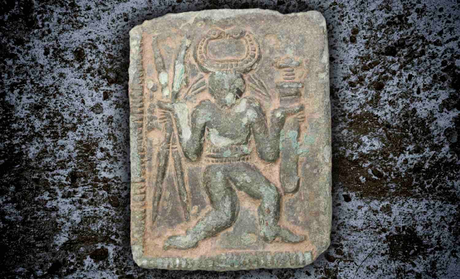 Metal Dedektörü Tarafından Bulunan Minik Eser, Sutton Hoo'nun Hikayesini Zorlaştırıyor, Erken İngiliz Metalurjisinin Tarihini Yeniden Yazabilir