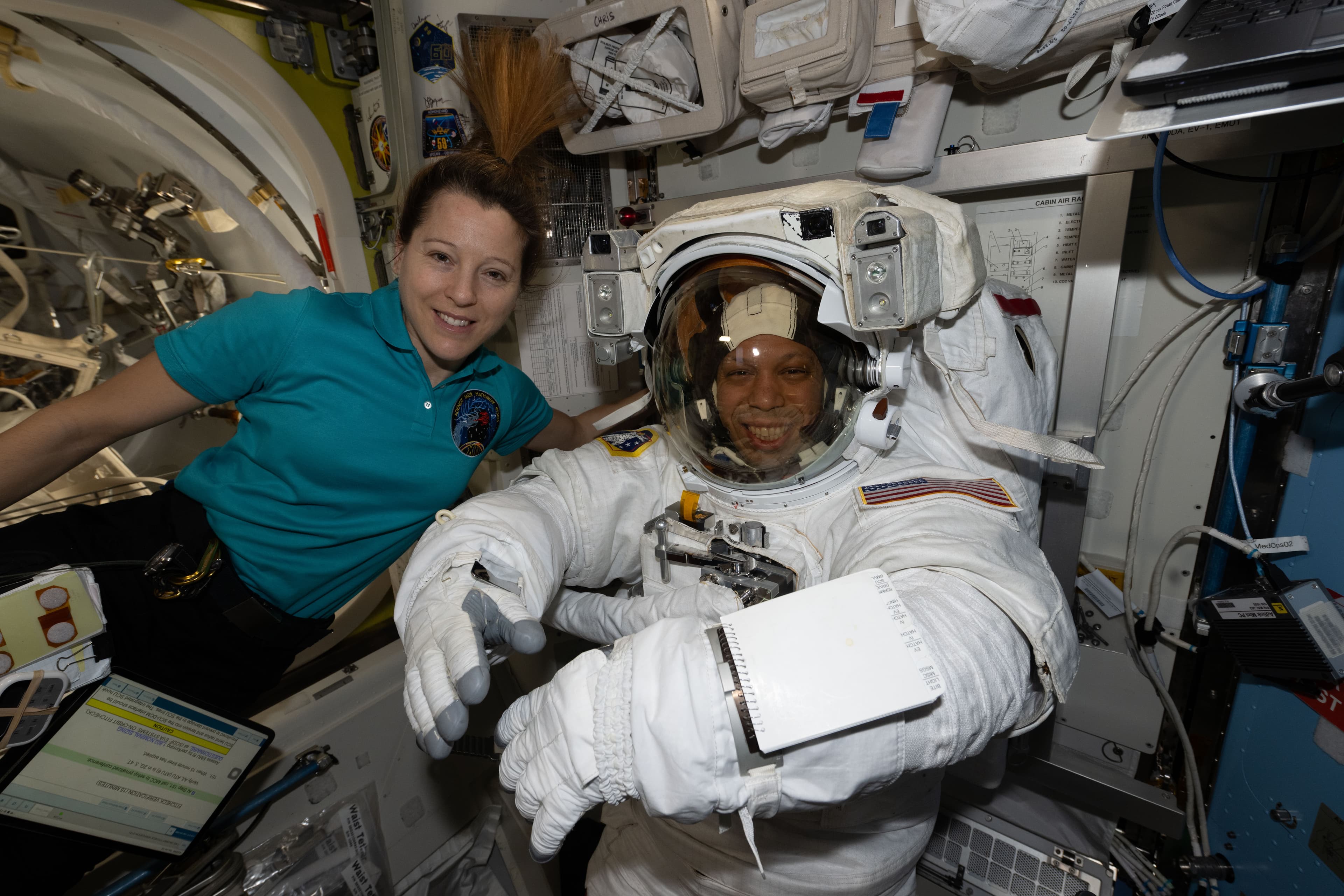 NASA Astronot Chris Williams Uzay Yürüyüşüne Hazırlanıyor