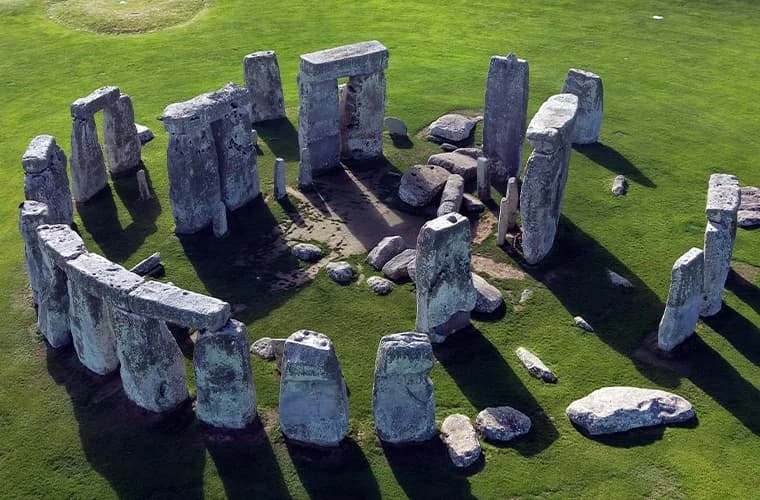 Yeni Çalışma Altar Stone'un Antik Britanya'daki 466 Millik Yolculuğunu Ortaya Çıkarırken Stonehenge'in Gizemi Derinleşiyor