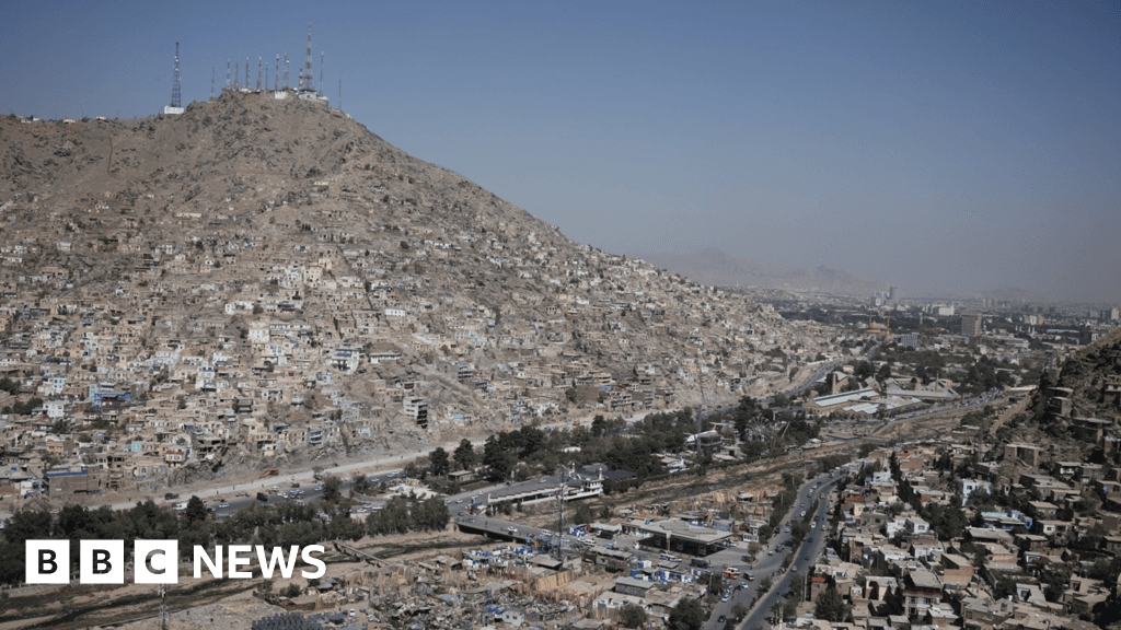 Afganistan, Pakistan'ı 'Kabil'in egemen topraklarını ihlal etmekle' suçluyor