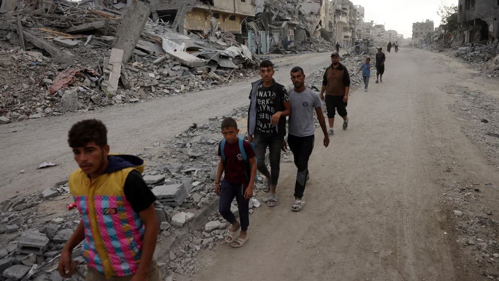 Aid starts entering Gaza as preparation begins for captive swap