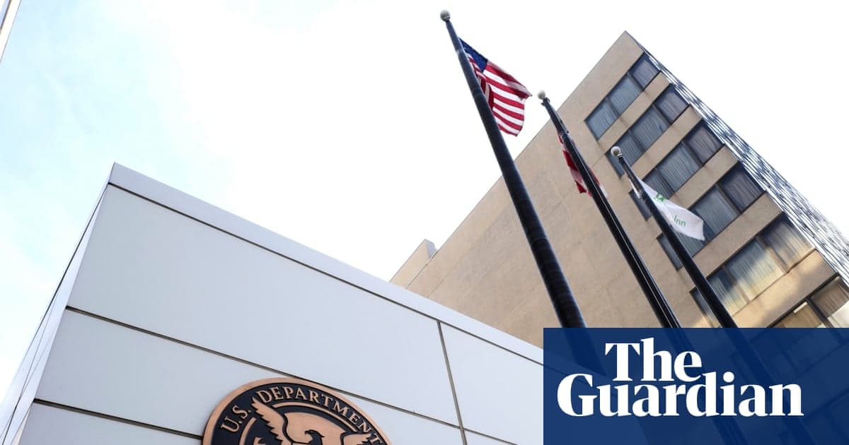 Ajans kesintilerini ve iznine yerleştirilen yönü eleştiren mektup imzalayan bazı FEMA çalışanları | Trump İdaresi