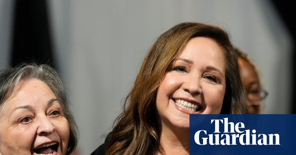 Arizona Demokrat senatörleri Mike Johnson'a Adelita Grijalva'ya yemin etmesi için baskı yapıyor | Temsilciler Meclisi