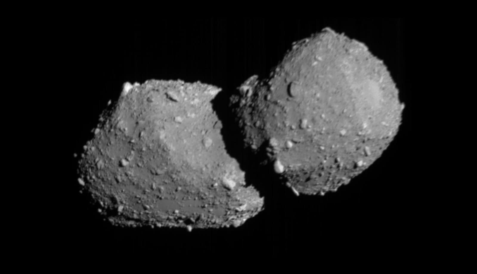 Bakın: Japonya'nın Hayabusa2 Uzay Aracı Gizemli Asteroid 'Torifune' ile Yakın Karşılaştı