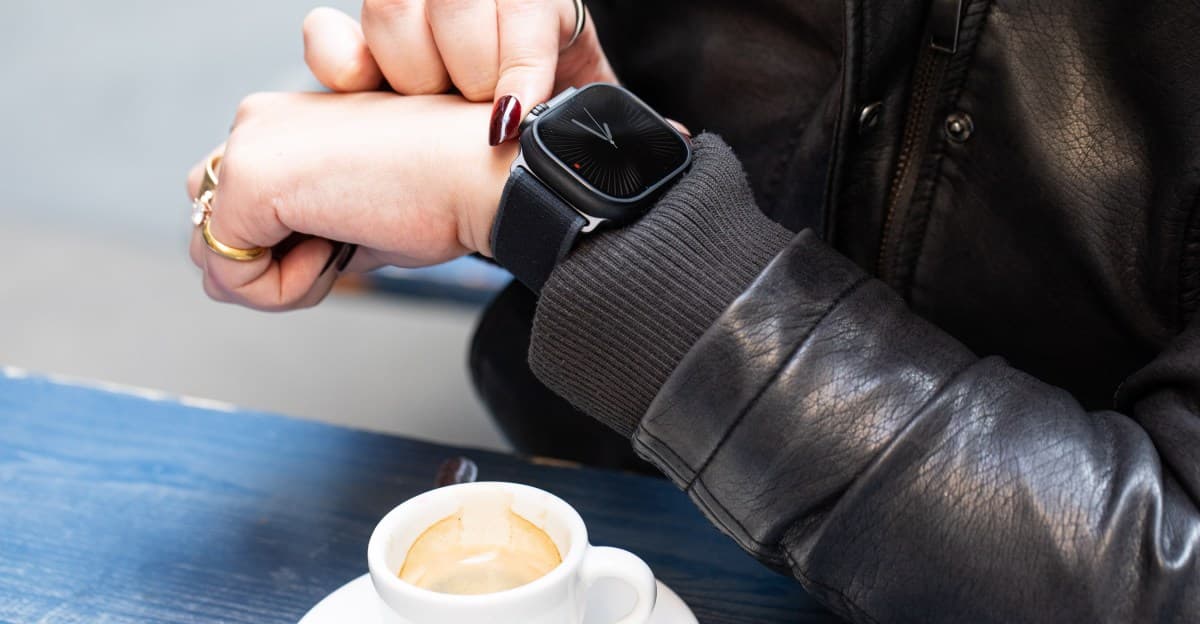 Bakın, siyah Apple Watch Ultra 2, Kara Cuma boyunca 200 $ indirimli