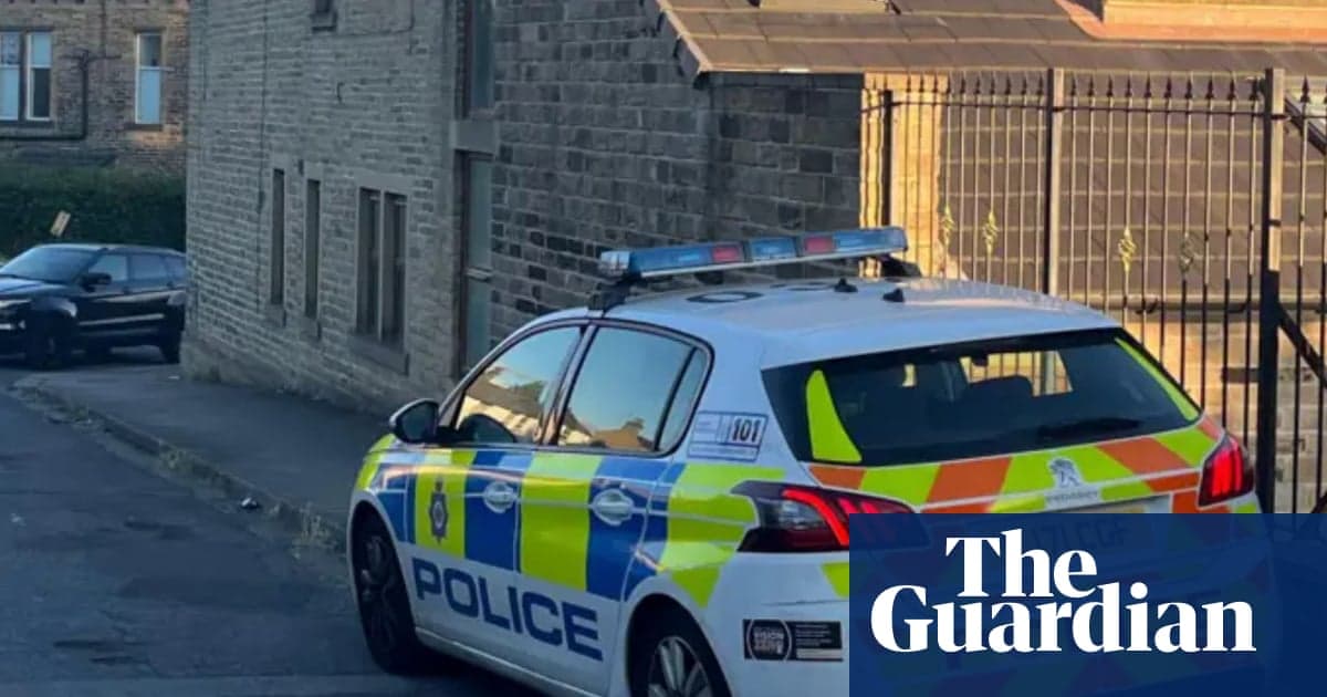 Batı Yorkshire'da 13 yaşındaki kızın ölümünden sonra Tutuklandı Genç Çocuk | İngiltere haberleri
