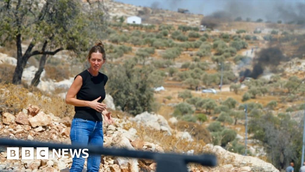 BBC Maskeli İsrail Yerleşimcilerinin Batı Bankası saldırısına tanık oluyor