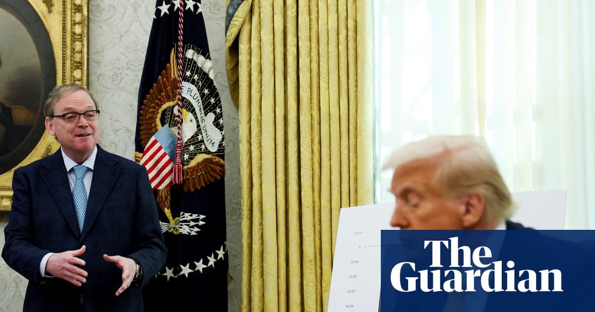 Beyaz Saray yetkilileri titrek ekonomik haftadan sonra Trump'ı savunmak için acele | Trump İdaresi