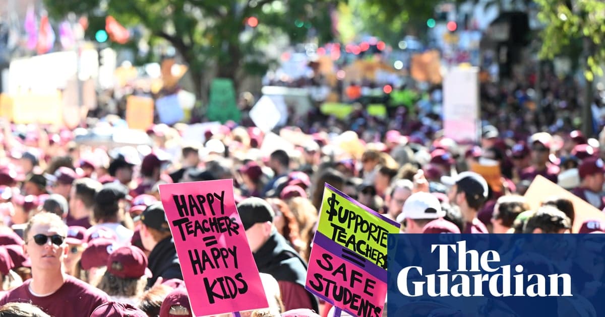 Binlerce Queensland öğretmeni 600.000 okul öğrencisi etkilenen greve başladı. Sırada ne olacak? | Queensland