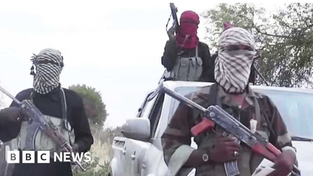 Boko Haram, gece saldırısında en az 60'ı öldürüyor