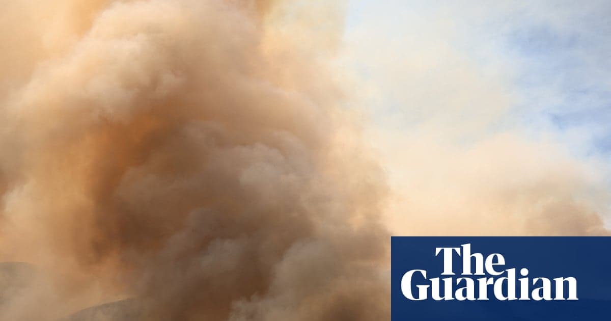 California Wildfire Scorches 83.000 dönümlük ve yüzlerce yapıyı tehdit ediyor | Kaliforniya Orman yangınları