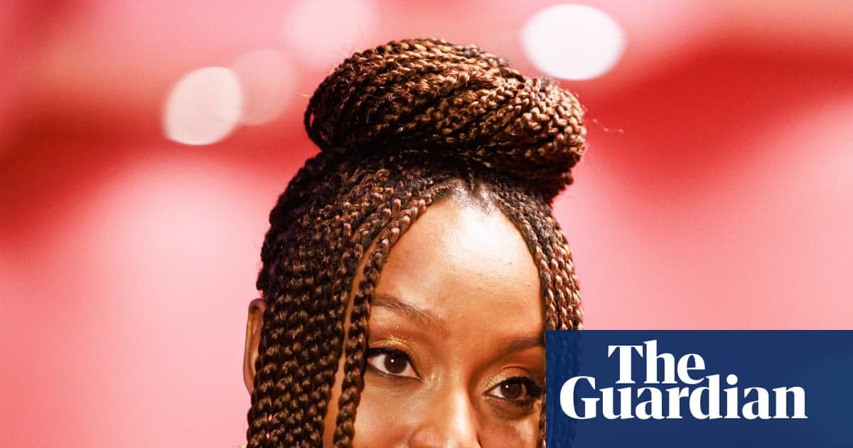 Chimamanda Ngozi Adichie, oğullarının 'manosfere katılmasından' korktuğunu söylüyor | Chimamanda Ngozi Adichie
