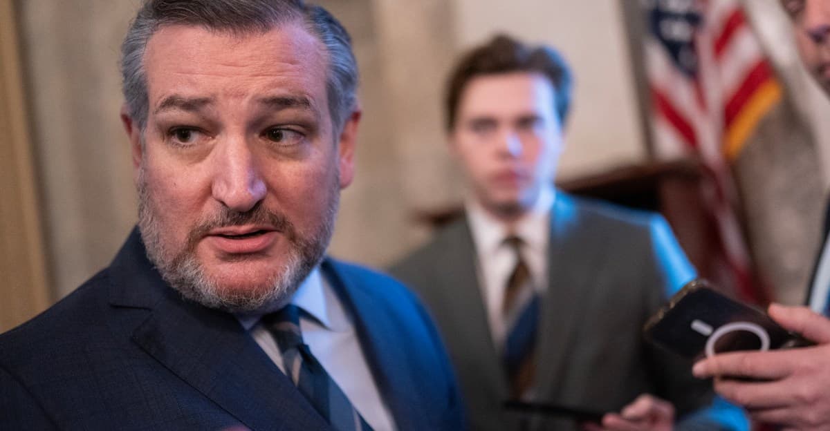 Cruz, Amerikalıların hükümet sansürü nedeniyle tazminat almasını kolaylaştırmak istiyor