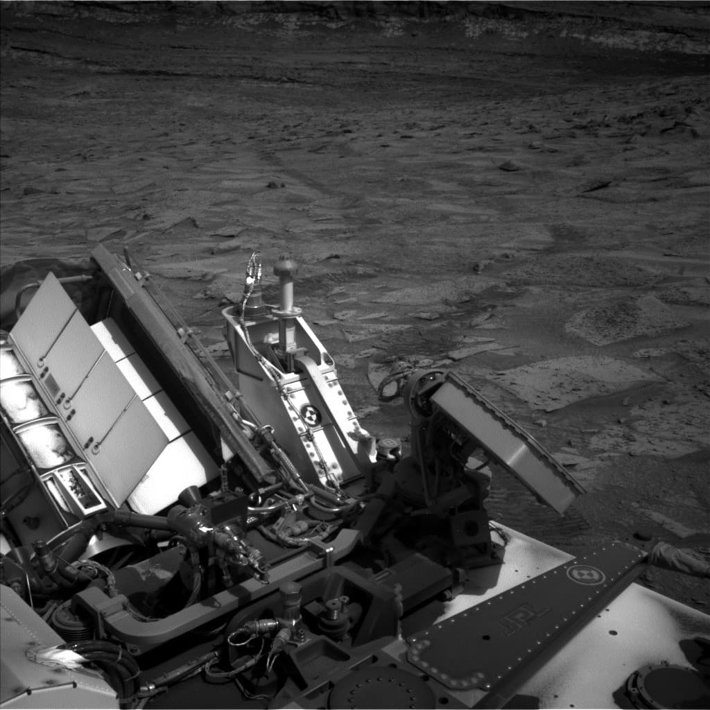 Curiosity Blog, Sols 4859-4866: Küçük Bir Krater ve Binlerce Çokgen