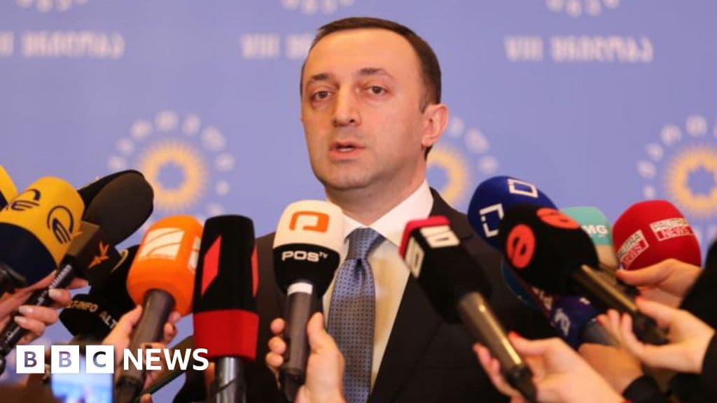 Dairesinde 6,5 milyon dolar bulundurmakla suçlanan eski başbakanın muhteşem düşüşü