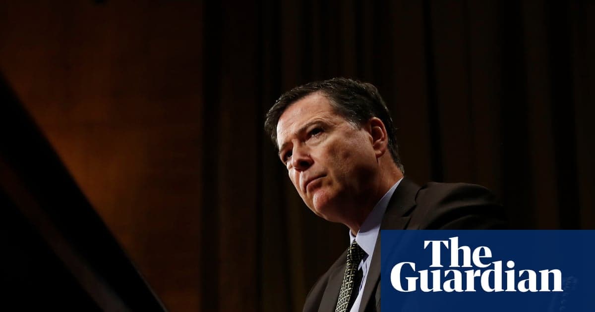 Eski FBI yönetmeni James Comey, Trump siyasi düşmanları kovuşturmaya iterken iki suçlamada suçlandı | James Comey