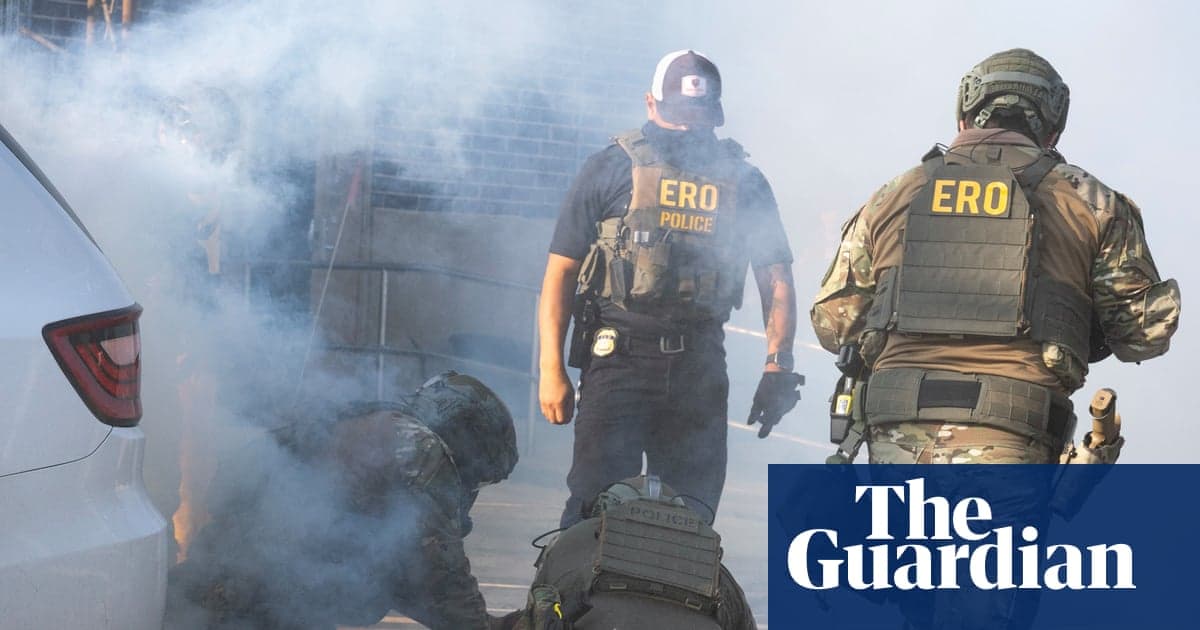 Federal ajanlar, Chicago Ice Protestolarını kırmak için gözyaşı ve biber topları kullanıyor | ABD göçmenliği