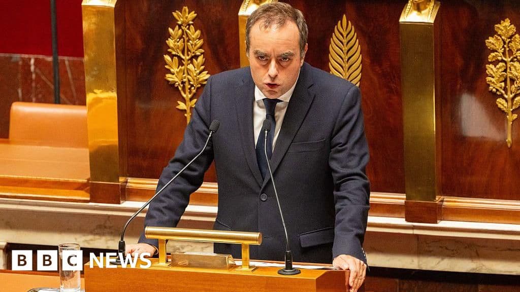 Fransa Başbakanı, hükümeti kurtarmak için Macron'un emeklilik reformunun dondurulmasını destekledi