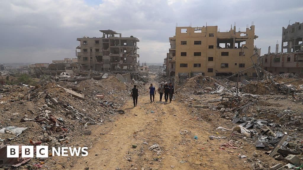 Hamas yönetimindeki sivil savunma, İsrail'in Gazze'de otobüse çarpması sonucu 11 kişinin öldüğünü bildirdi
