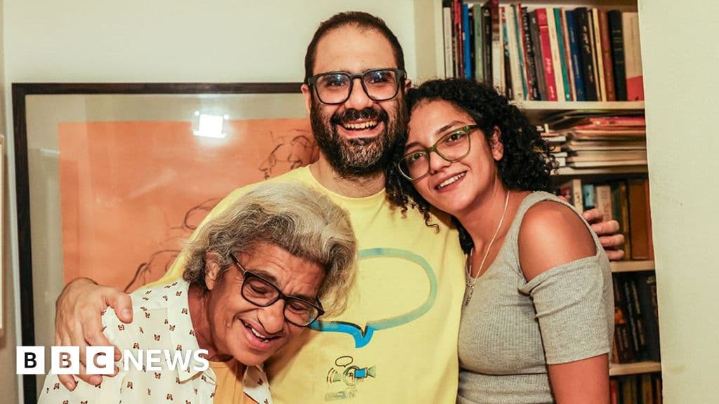 Hapishaneden serbest bırakılan İngiliz-Mısırlı aktivist