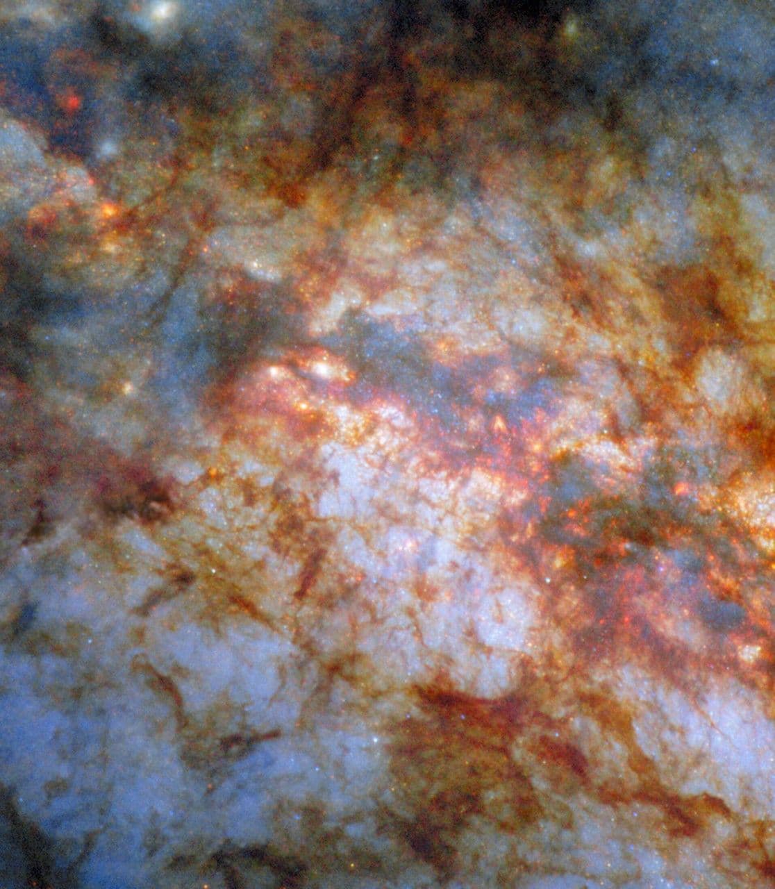 Hubble Görüntüler Göksel Puro'nun yanan kalbi
