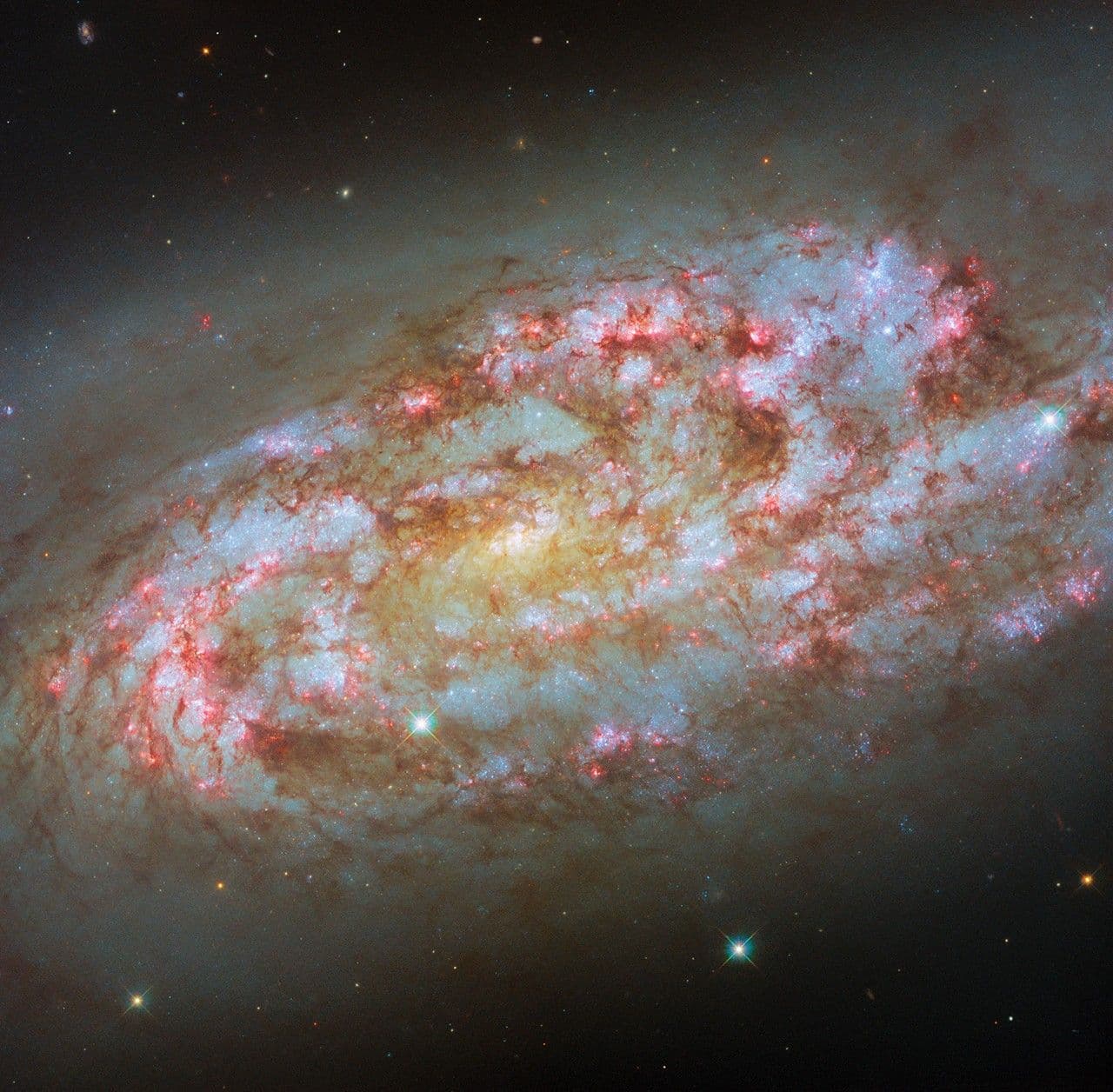 Hubble Yeni Yıldız Fırtınasını Tespit Etti