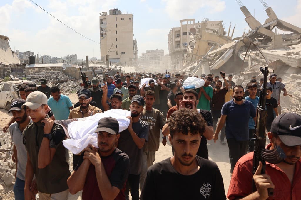 Israeli forces kill Palestinian in West Bank, withhold body